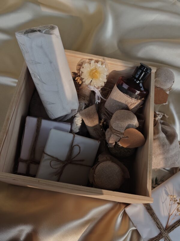 2026/01/43605-scaled.jpg Wellness Box for Her